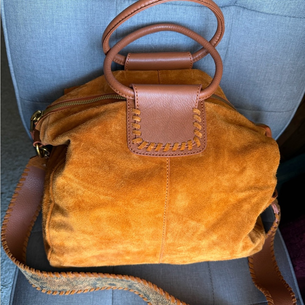HOBO Suede Sheila